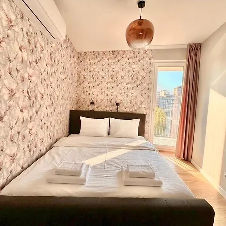 Elegant Retreat - Private Terrace And Parking Апартаменты Шиофок