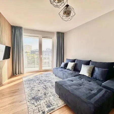 Апартаменты Elegant Retreat - Private Terrace And Parking *