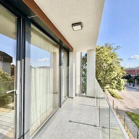 Elegant Retreat - Private Terrace And Parking Апартаменты *