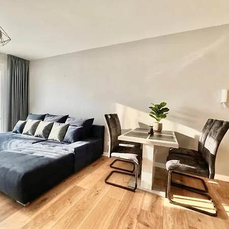 Elegant Retreat - Private Terrace And Parking *